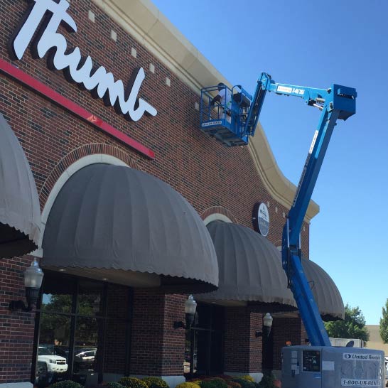 Commercial Power Washer - Stephens Commercial Painting - Grocery Store exterior